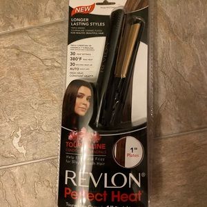 NIP Revlon 1” tourmaline ceramic straightener